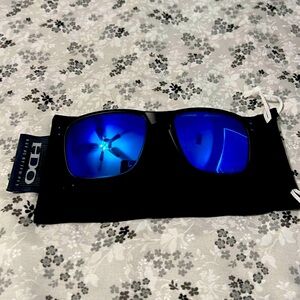 2  Oakley Sunglasses Holbrook Sapphire Iridium Prizm Polarized 9102